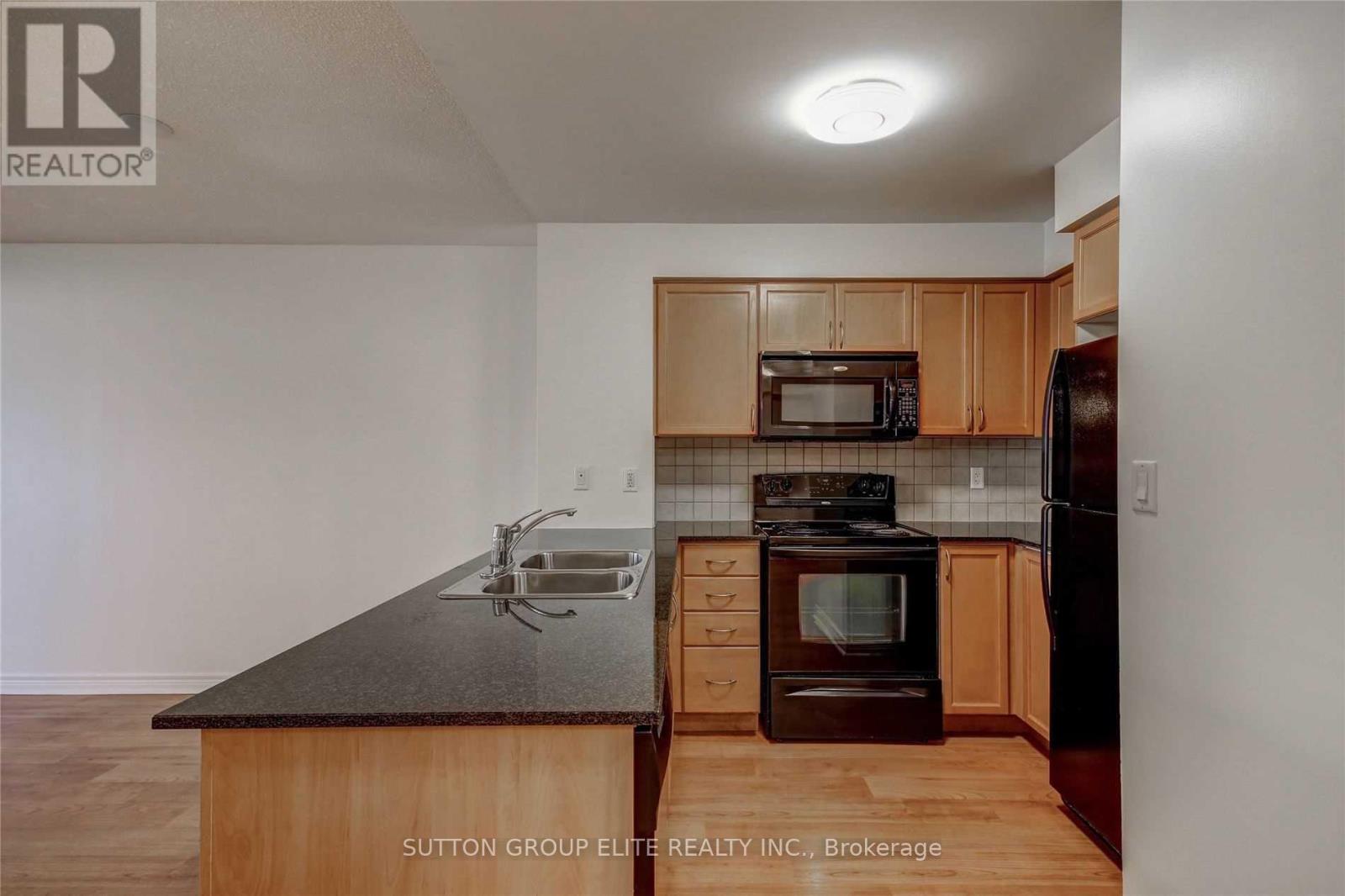 507 - 310 Burnhamthorpe Road W, Mississauga, Ontario  L5B 4P9 - Photo 10 - W12817948