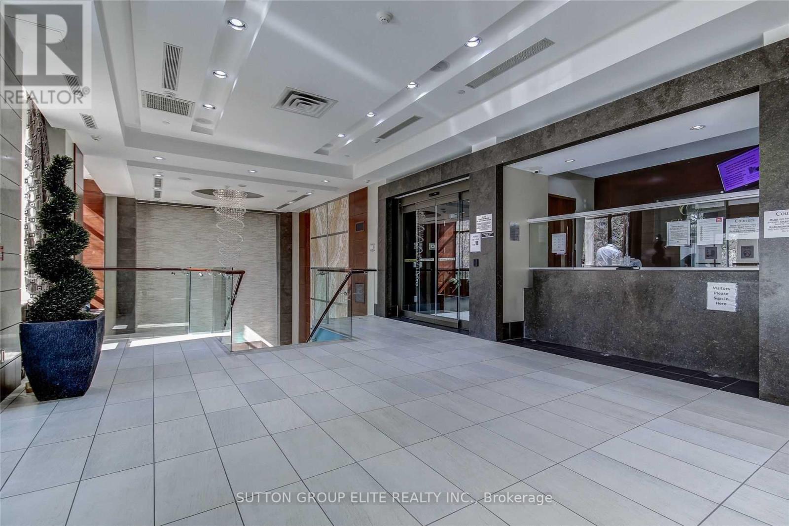 507 - 310 Burnhamthorpe Road W, Mississauga, Ontario  L5B 4P9 - Photo 3 - W12817948