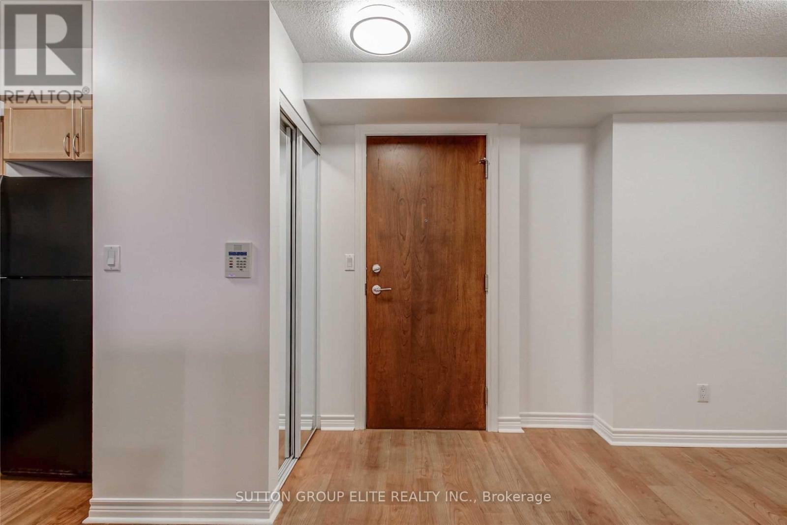 507 - 310 Burnhamthorpe Road W, Mississauga, Ontario  L5B 4P9 - Photo 6 - W12817948