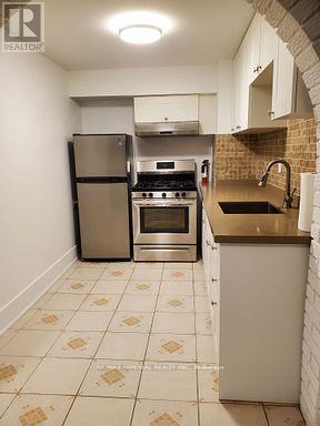 Lower - 462 Fergo Avenue, Mississauga, Ontario  L5B 2J3 - Photo 2 - W12818010