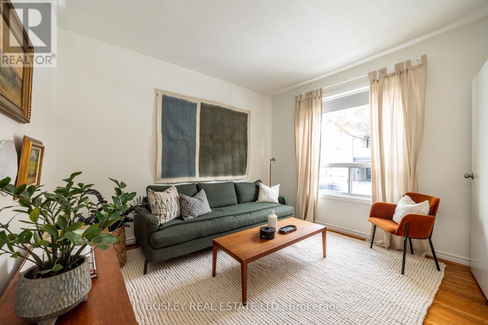 54 Lansdowne Avenue, Toronto, Ontario  M6K 2V8 - Photo 2 - W12818042