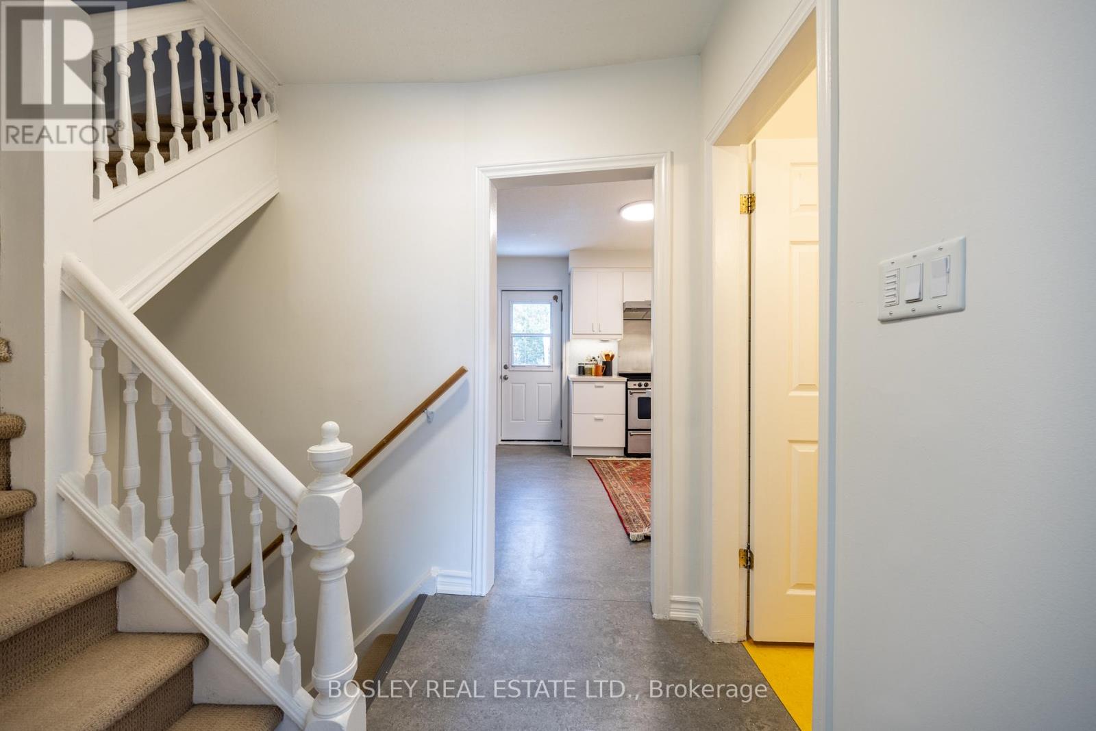 54 Lansdowne Avenue, Toronto, Ontario  M6K 2V8 - Photo 21 - W12818042