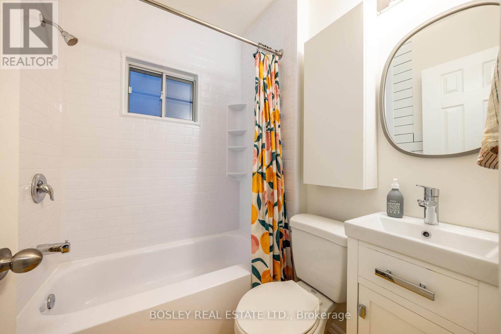 54 Lansdowne Avenue, Toronto, Ontario  M6K 2V8 - Photo 23 - W12818042