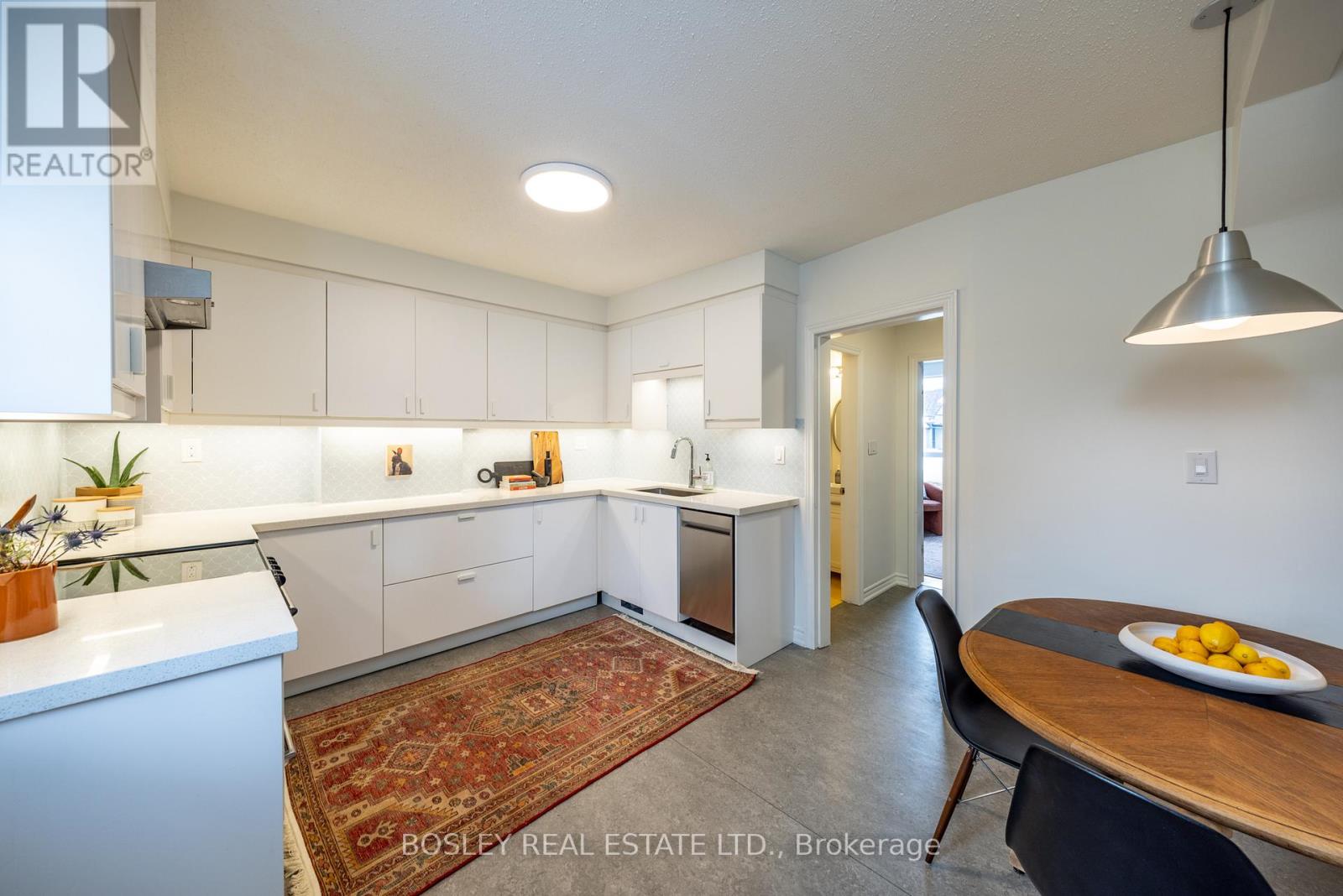 54 Lansdowne Avenue, Toronto, Ontario  M6K 2V8 - Photo 29 - W12818042