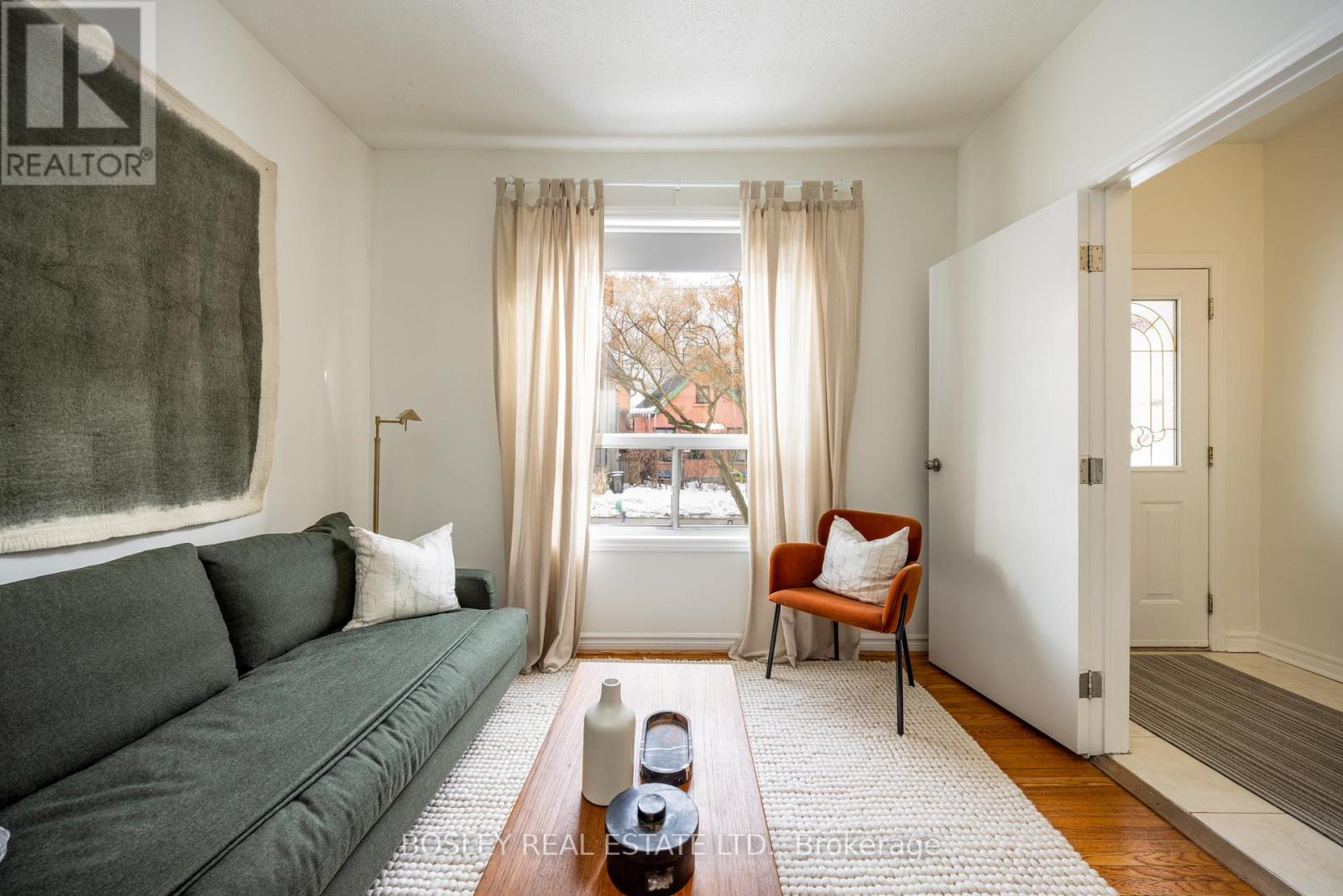 54 Lansdowne Avenue, Toronto, Ontario  M6K 2V8 - Photo 3 - W12818042