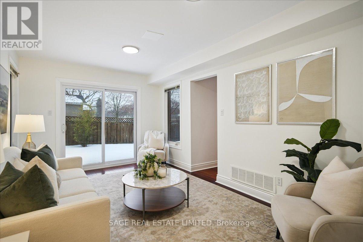 3036 Swansea Drive, Oakville, Ontario  L6L 6H9 - Photo 11 - W12818046