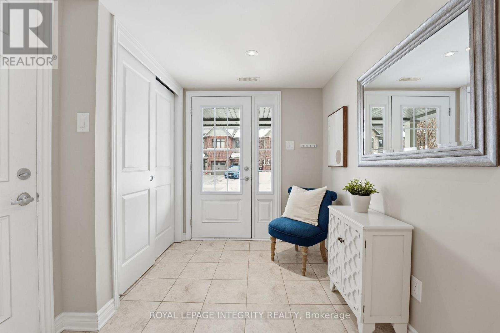 216 Halyard Way, Ottawa, Ontario  K2S 1B9 - Photo 3 - X12812716