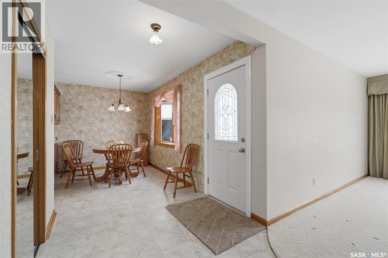 3 Valens Drive, Saskatoon, Saskatchewan  S7L 3R8 - Photo 6 - SK029096