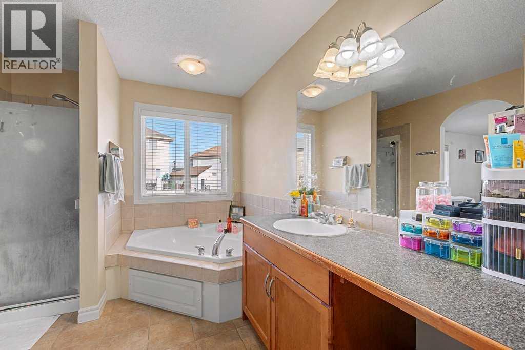 284 Hawkmere View, Chestermere, Alberta  T1X 1T7 - Photo 29 - A2287875