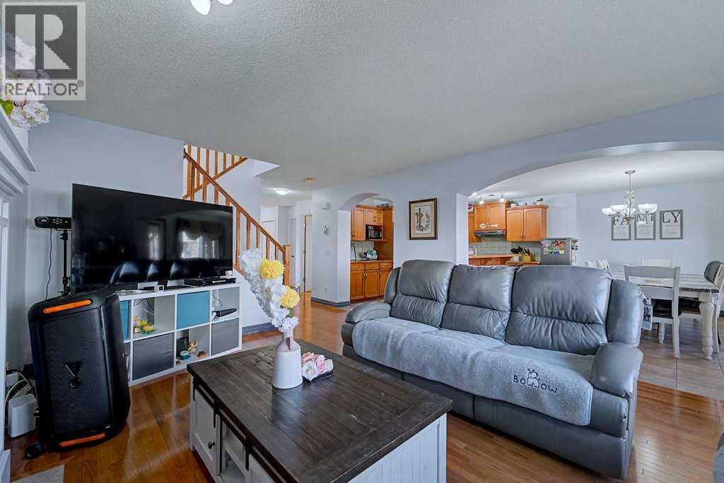 284 Hawkmere View, Chestermere, Alberta  T1X 1T7 - Photo 10 - A2287875