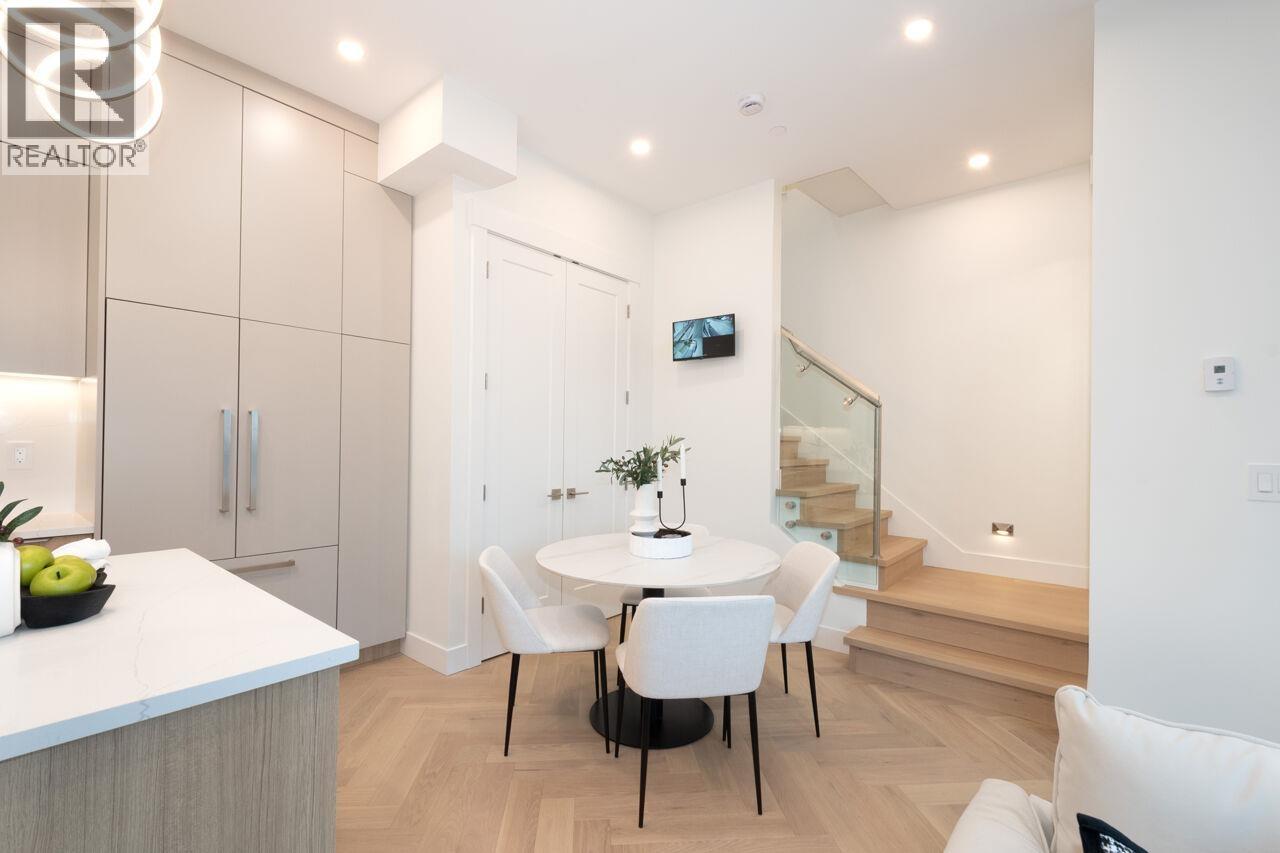 Listing Picture 22 of 40 : 4426 W 4TH AVENUE, Vancouver / 溫哥華 - 魯藝地產 Yvonne Lu Group - MLS Medallion Club Member