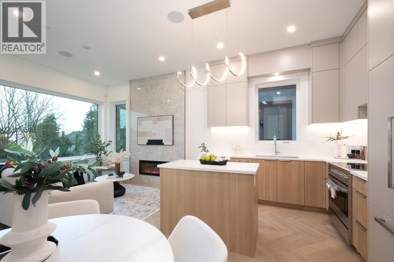 Listing Picture 27 of 40 : 4426 W 4TH AVENUE, Vancouver / 溫哥華 - 魯藝地產 Yvonne Lu Group - MLS Medallion Club Member