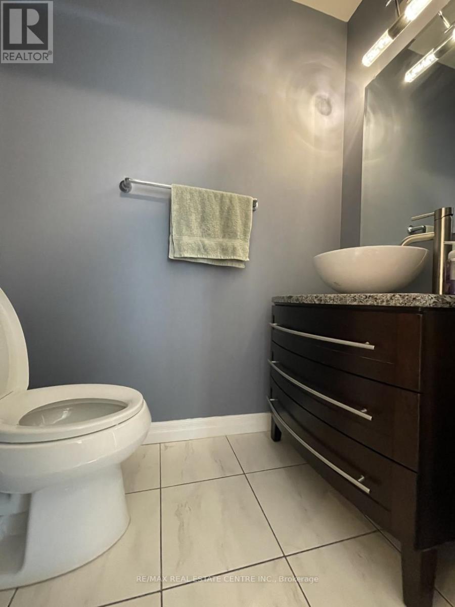 2209 - 223 Webb Drive, Mississauga, Ontario  L5B 0E8 - Photo 25 - W12762774