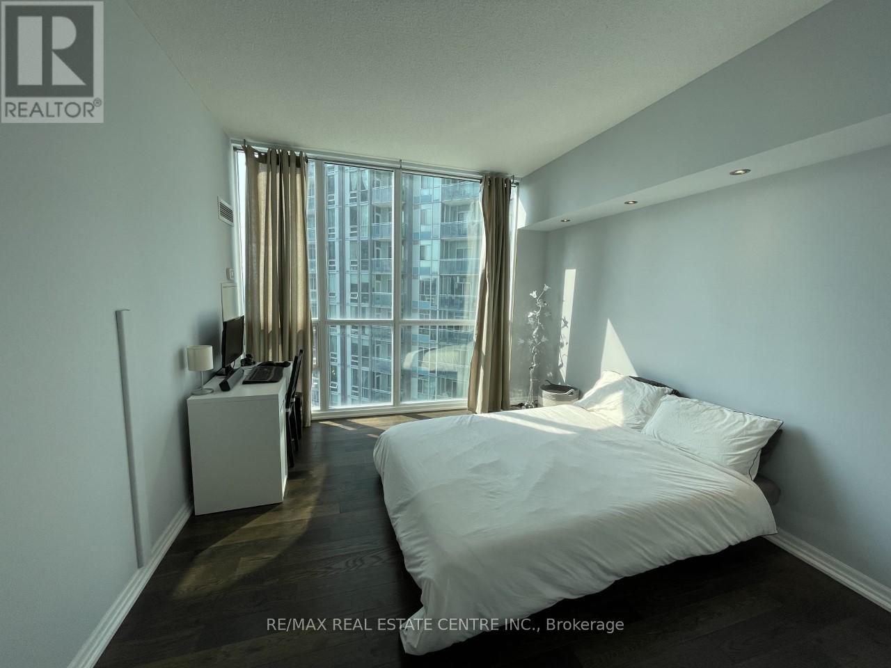 2209 - 223 Webb Drive, Mississauga, Ontario  L5B 0E8 - Photo 20 - W12762774