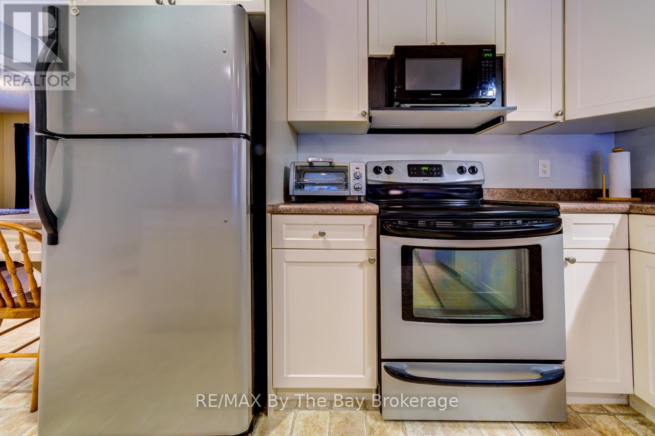 65 Meadow Lane, Wasaga Beach, Ontario  L9Z 0A3 - Photo 13 - S12818132