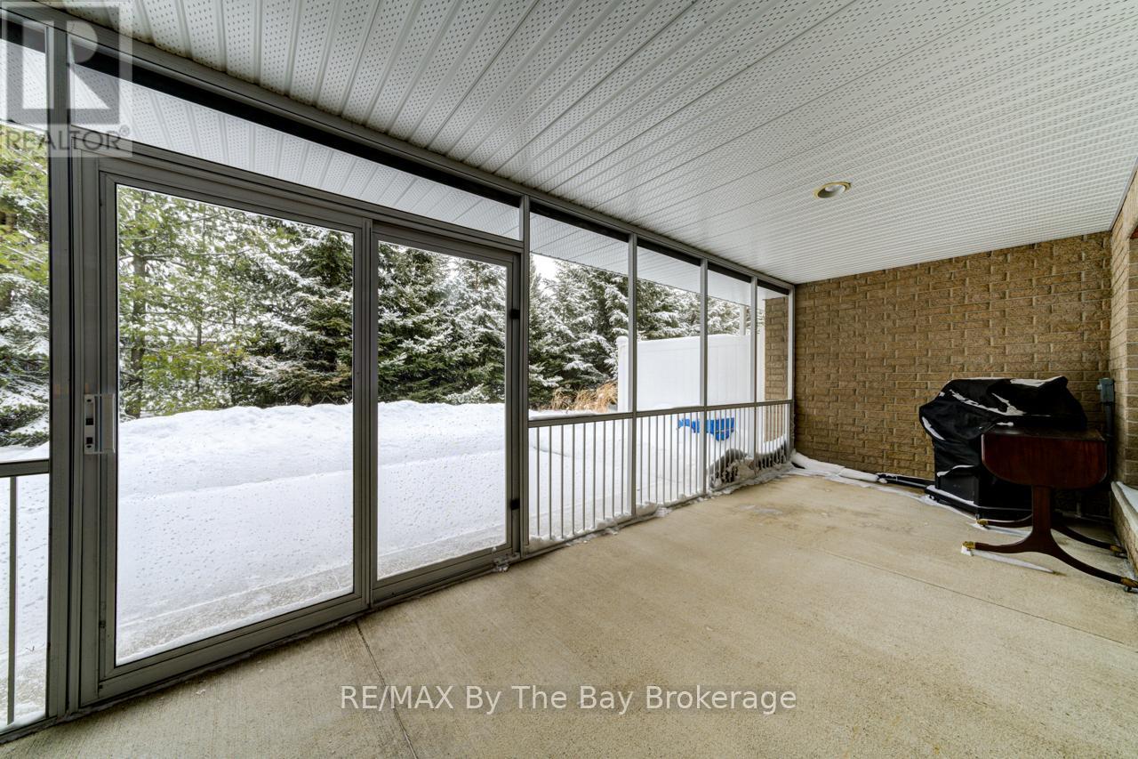 65 Meadow Lane, Wasaga Beach, Ontario  L9Z 0A3 - Photo 2 - S12818132