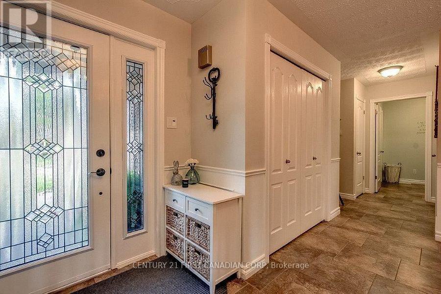 157 Wheeler Avenue, Thames Centre, Ontario  N0L 1G2 - Photo 11 - X12818088