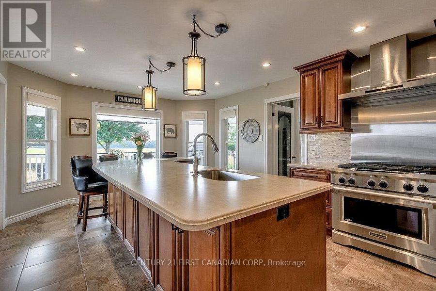 157 Wheeler Avenue, Thames Centre, Ontario  N0L 1G2 - Photo 15 - X12818088