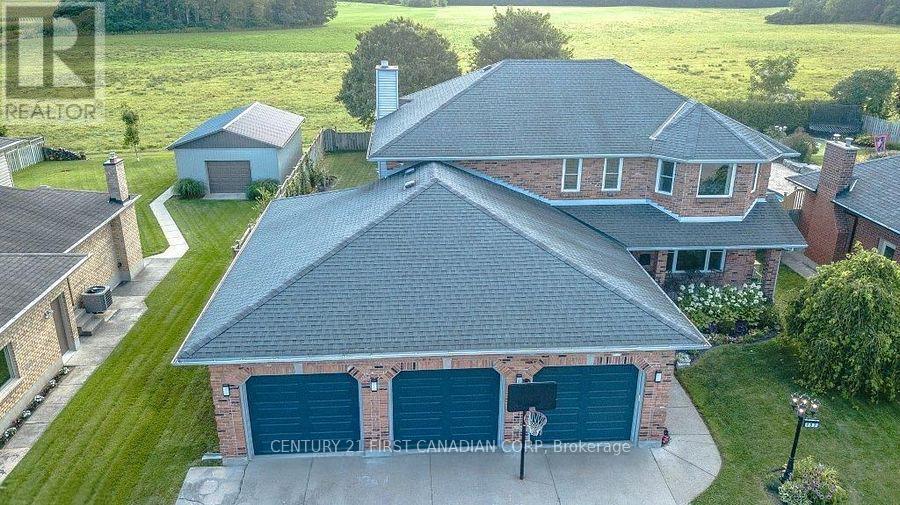 157 Wheeler Avenue, Thames Centre, Ontario  N0L 1G2 - Photo 3 - X12818088