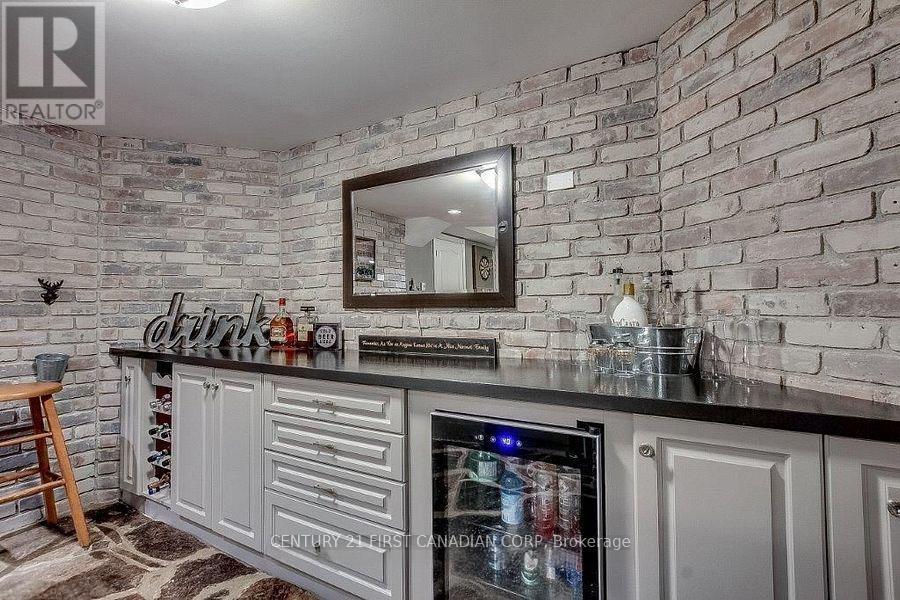 157 Wheeler Avenue, Thames Centre, Ontario  N0L 1G2 - Photo 45 - X12818088