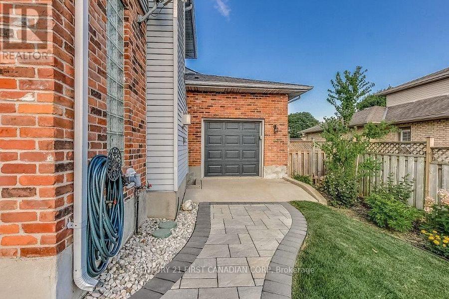 157 Wheeler Avenue, Thames Centre, Ontario  N0L 1G2 - Photo 7 - X12818088