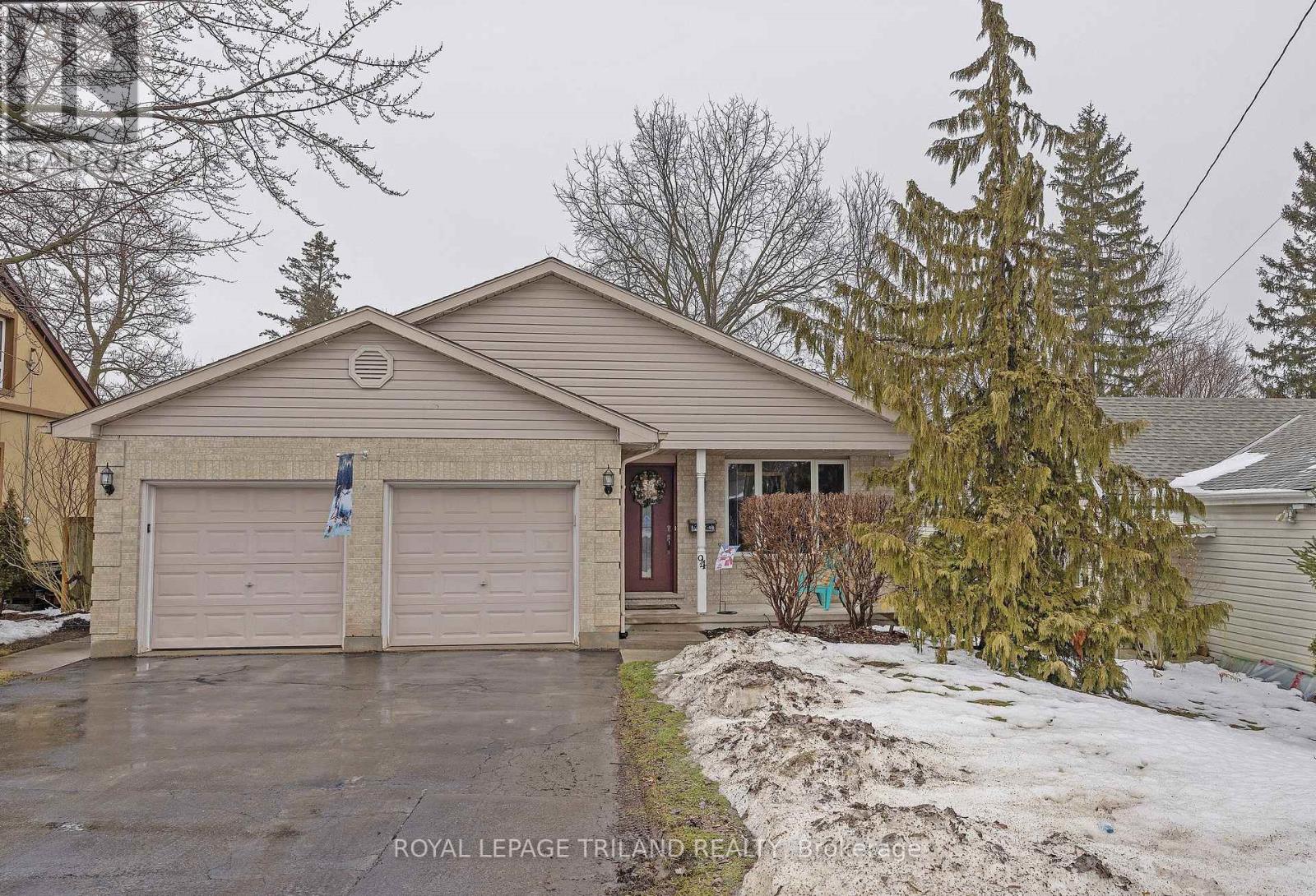 94 Queen Street, Thames Centre, Ontario  N0L 1G2 - Photo 1 - X12818152