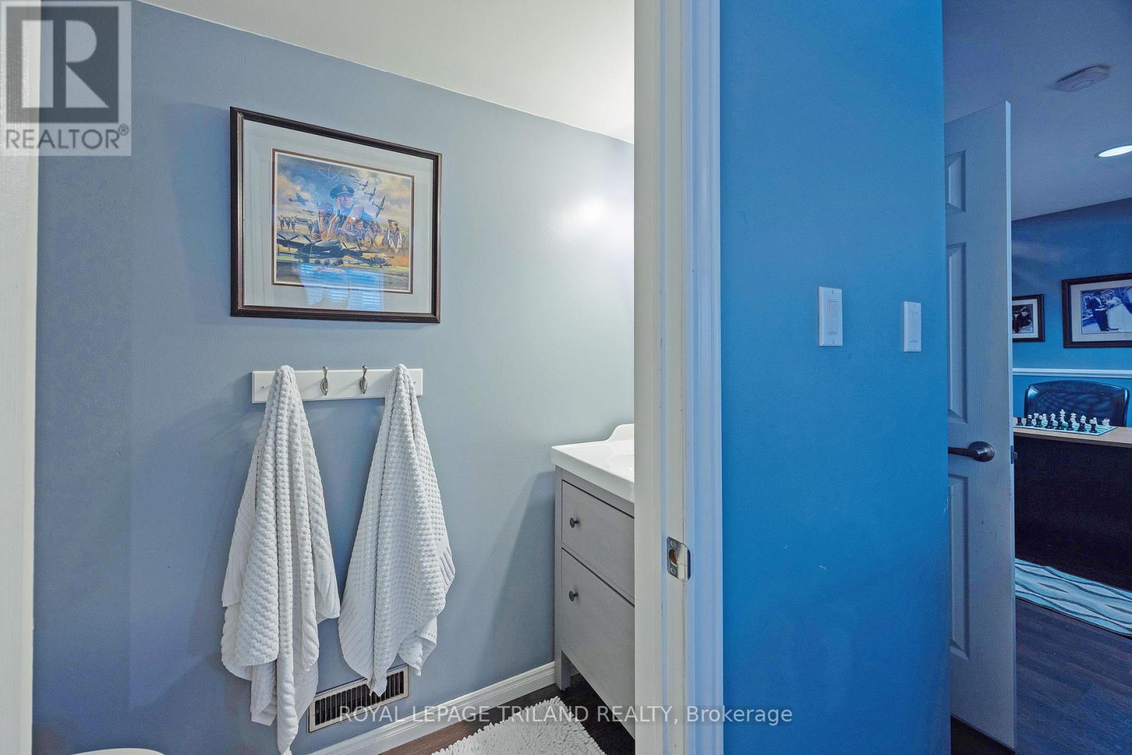 94 Queen Street, Thames Centre, Ontario  N0L 1G2 - Photo 24 - X12818152