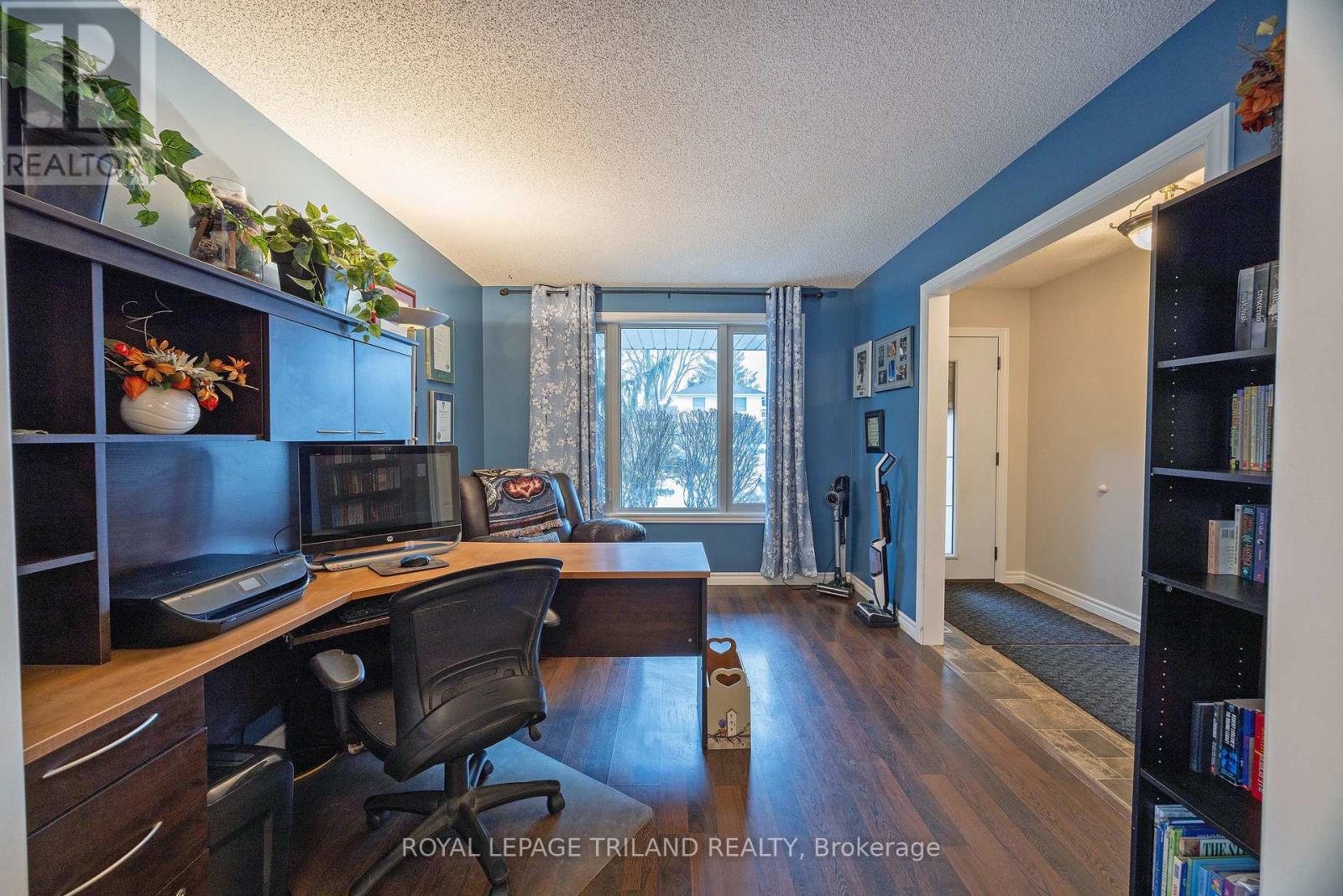 94 Queen Street, Thames Centre, Ontario  N0L 1G2 - Photo 6 - X12818152