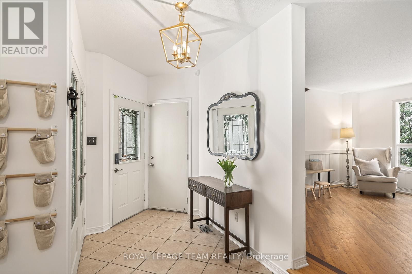 77 Armagh Way, Ottawa, Ontario K2J 4C1 - Photo 3 - X12818224