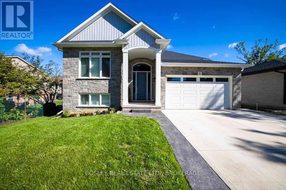 1 Hurricane Road, Pelham, Ontario  L0S 1E3 - Photo 1 - X12818076