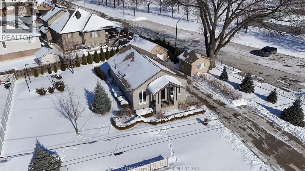 MLS# 26003968: 1490 MORTON, LaSalle, Canada