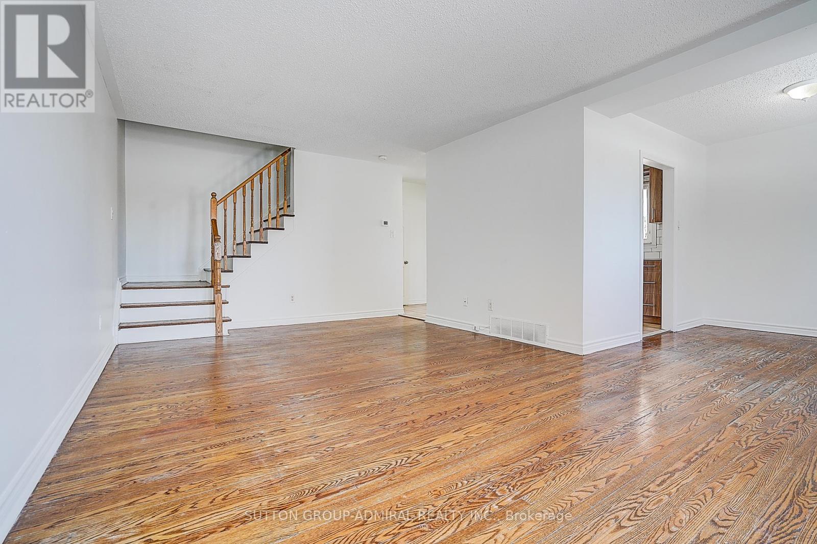 7 Townhouse Crescent, Brampton, Ontario  L6W 3C5 - Photo 17 - W12633728