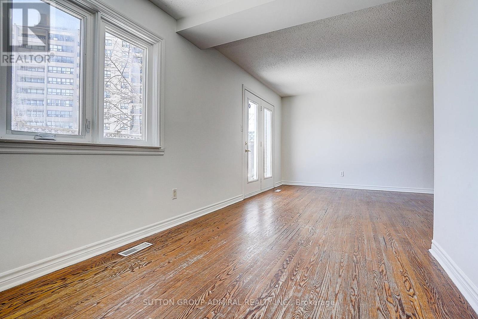 7 Townhouse Crescent, Brampton, Ontario  L6W 3C5 - Photo 20 - W12633728