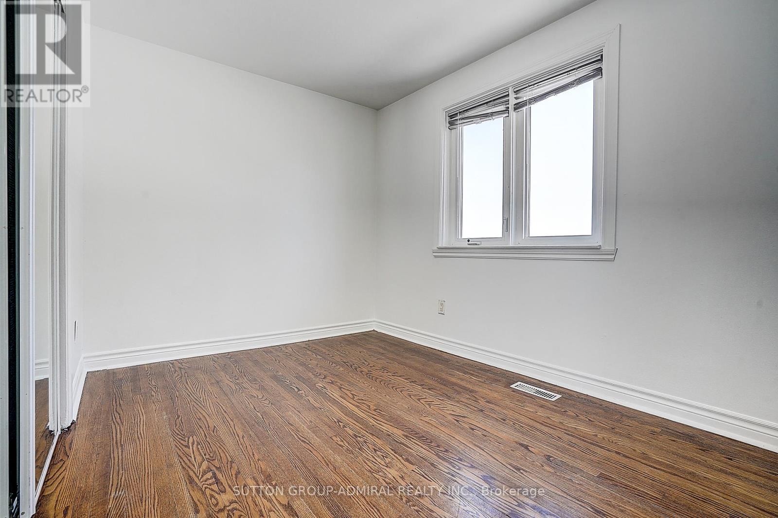 7 Townhouse Crescent, Brampton, Ontario  L6W 3C5 - Photo 27 - W12633728