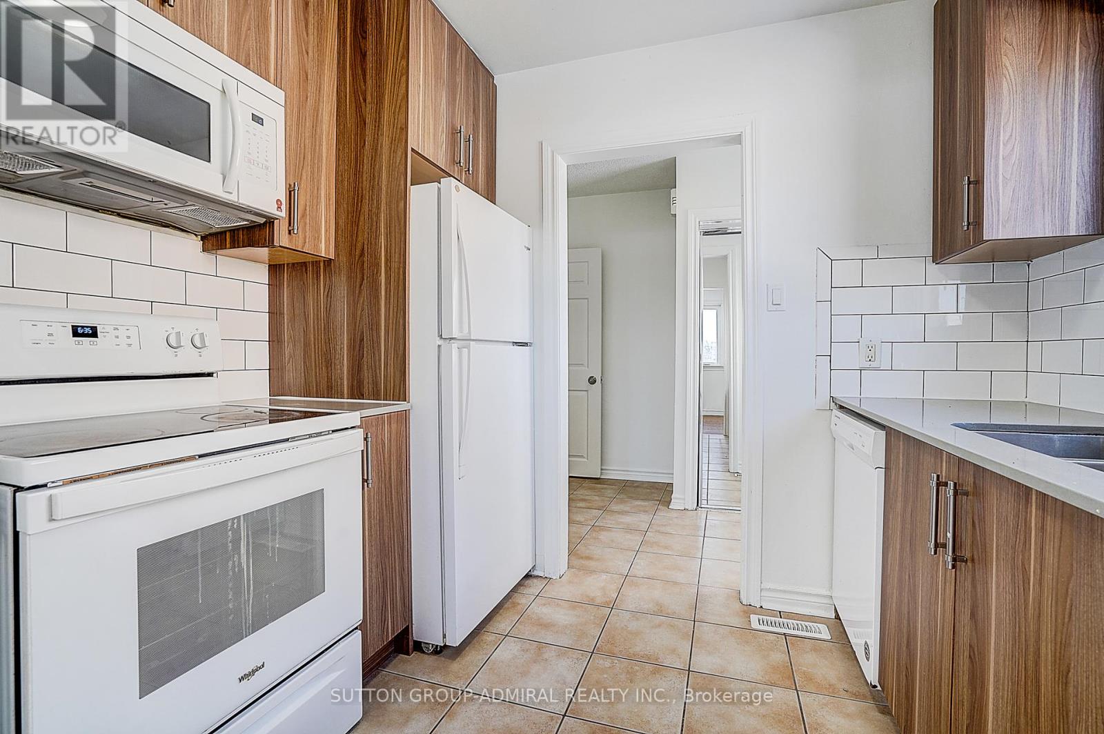 7 Townhouse Crescent, Brampton, Ontario  L6W 3C5 - Photo 10 - W12633728