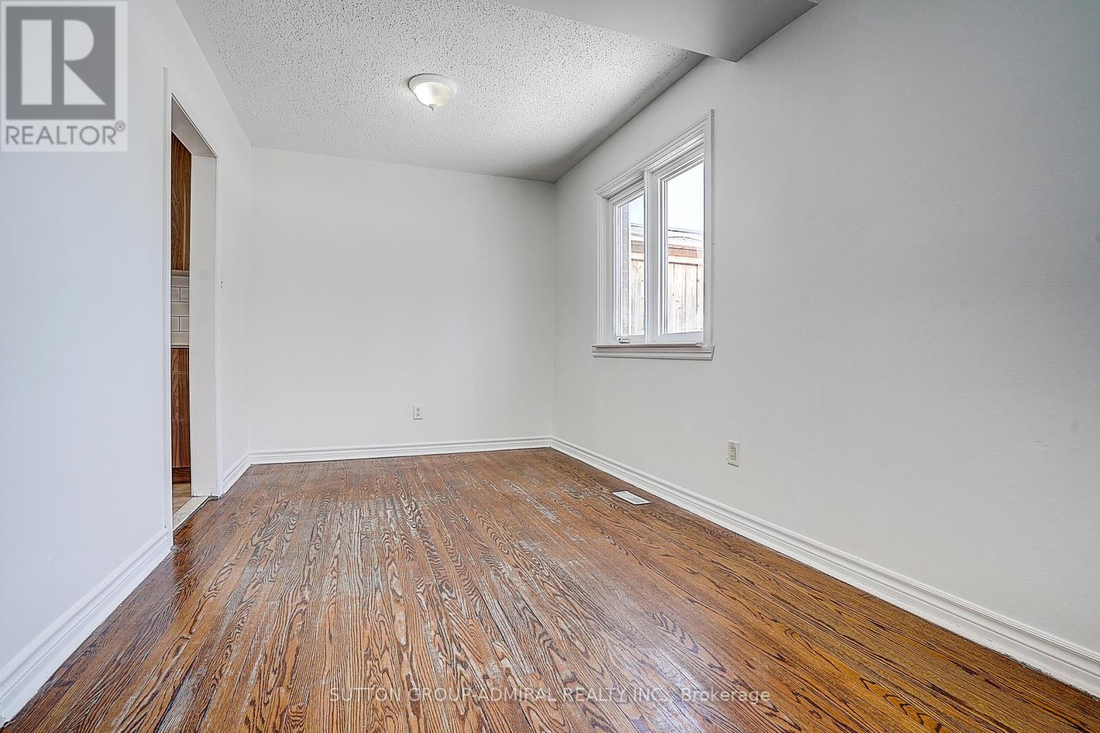 7 Townhouse Crescent, Brampton, Ontario  L6W 3C5 - Photo 19 - W12633728