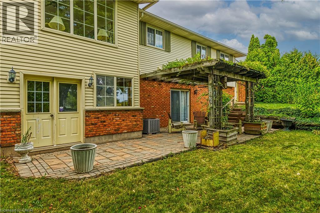 4 Hunter Road, Grimsby, Ontario  L3M 4A4 - Photo 8 - 40806551