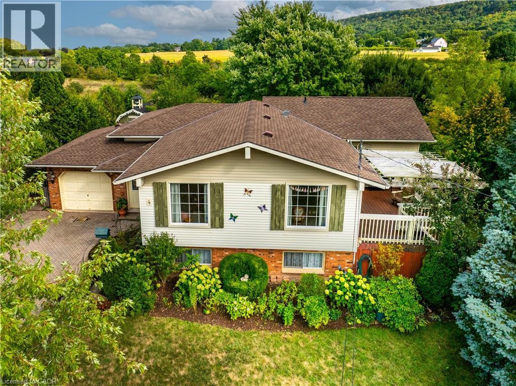 4 Hunter Road, Grimsby, Ontario  L3M 4A4 - Photo 5 - 40806551