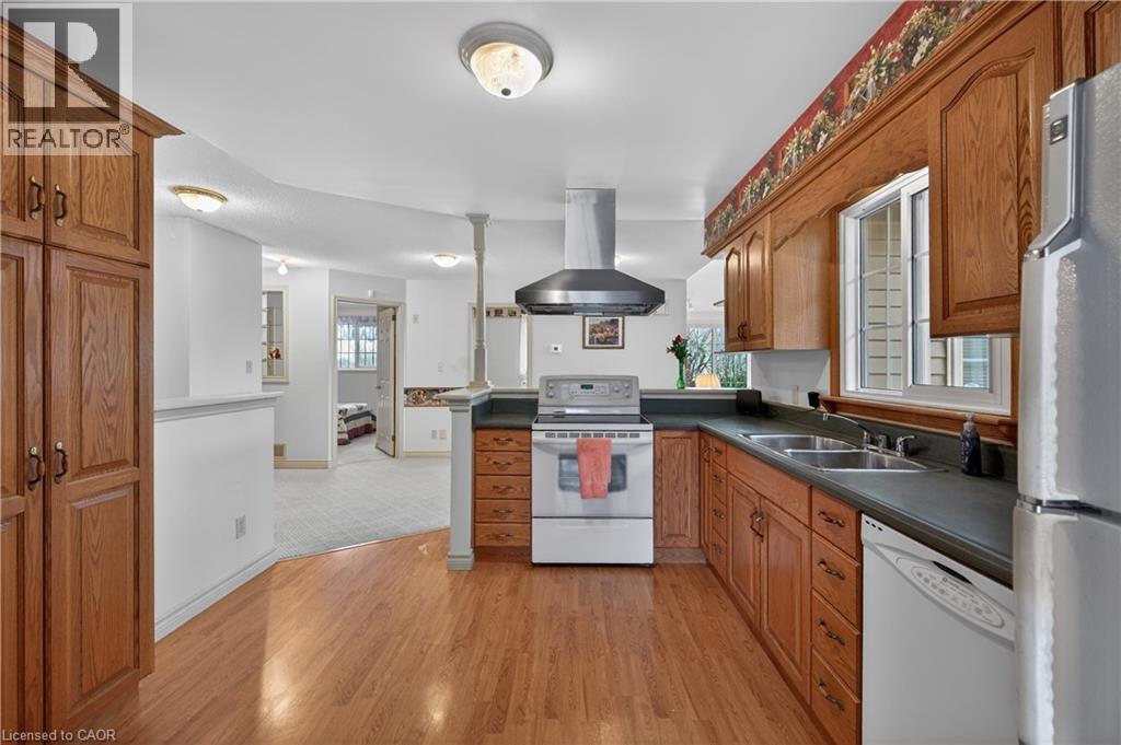 4 Hunter Road, Grimsby, Ontario  L3M 4A4 - Photo 19 - 40806551