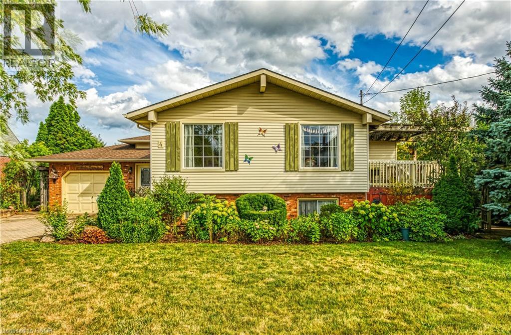 4 Hunter Road, Grimsby, Ontario  L3M 4A4 - Photo 2 - 40806551