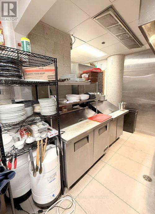 612 Richmond Street W, Toronto (Waterfront Communities), Ontario  M5V 2B7 - Photo 10 - C12818086