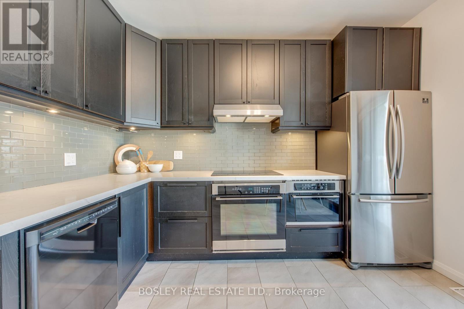 166 Hiawatha Road, Toronto, Ontario  M4L 2X9 - Photo 8 - E12818080