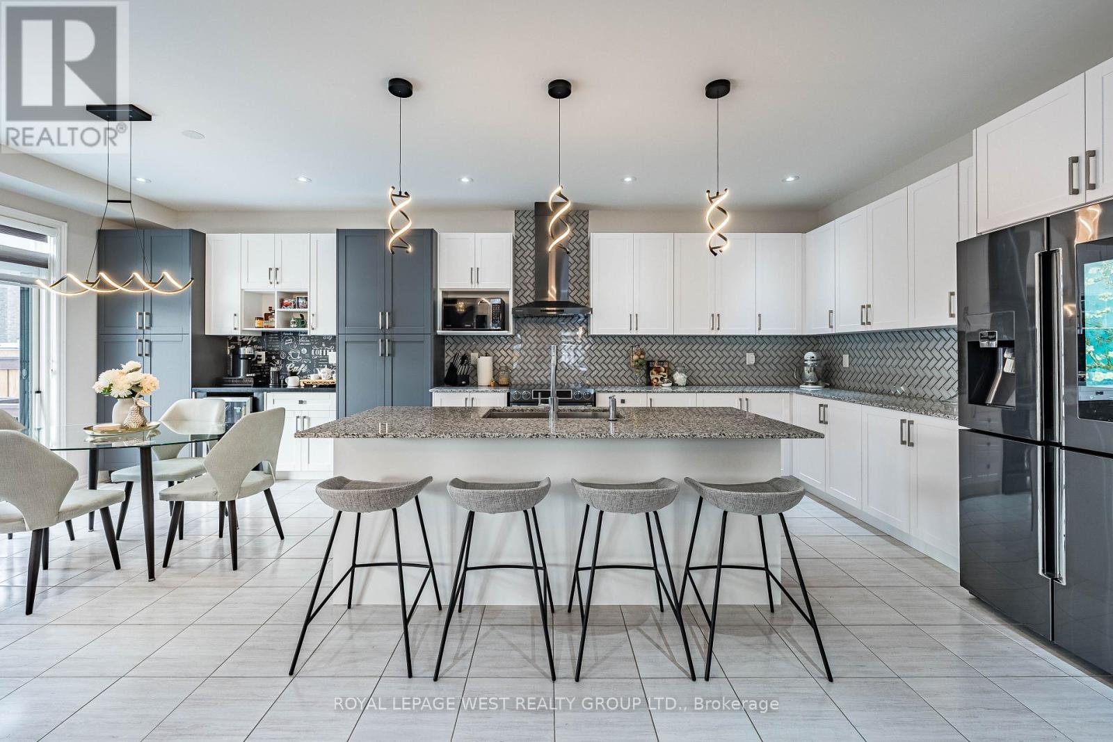 13 Arksey Street, Whitby, Ontario  L1P 0G5 - Photo 7 - E12818110