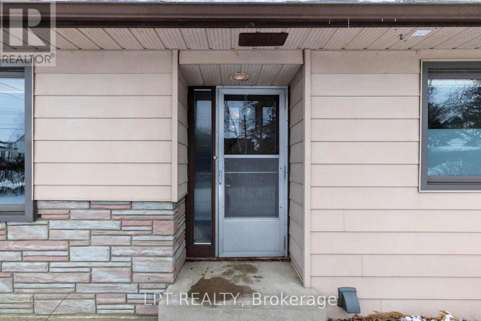 37 Malone Road, Georgina, Ontario  L0E 1L0 - Photo 8 - N12818170