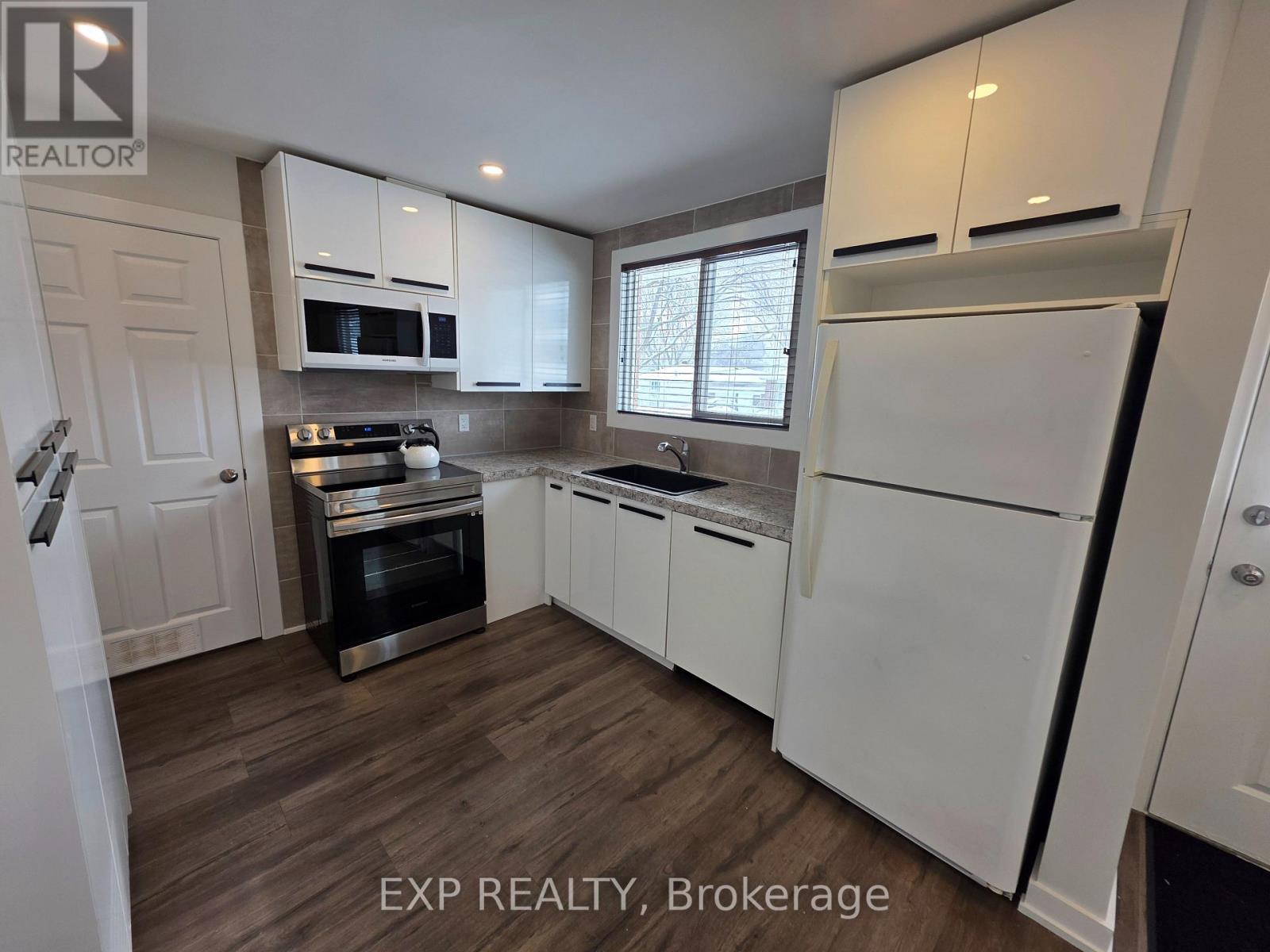 Upper - 77 Kulpin Avenue, Bradford West Gwillimbury (Bradford), Ontario  L3Z 1T6 - Photo 5 - N12818174