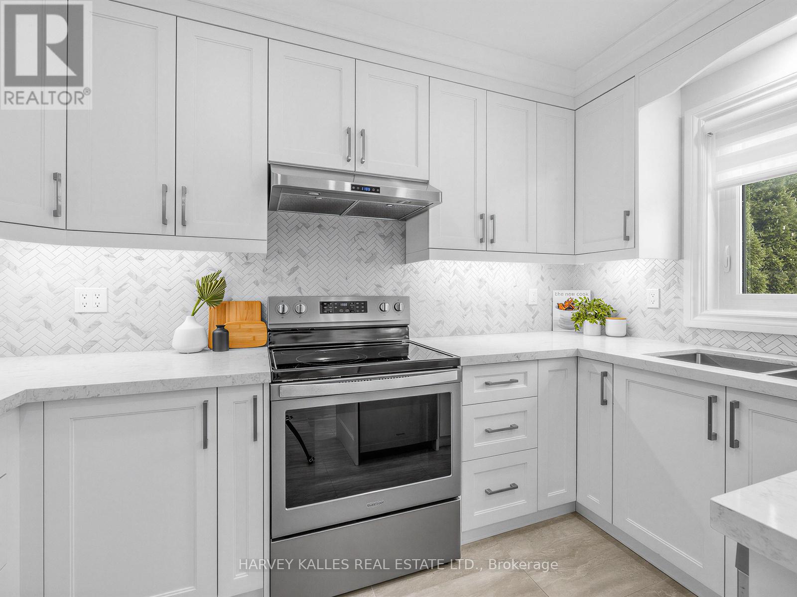 188 Warrick Crescent, Newmarket, Ontario  L3X 2S3 - Photo 12 - N12818210