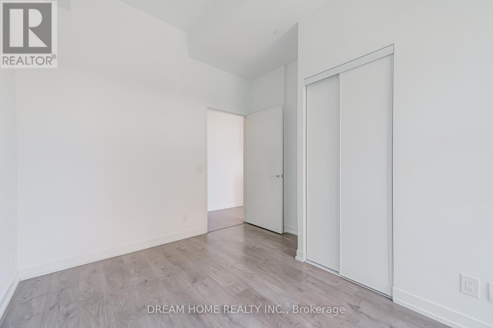 270 Dufferin Street, Toronto, Ontario  M6K 0H8 - Photo 13 - W12794136