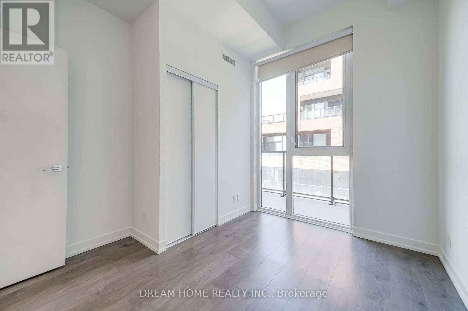 270 Dufferin Street, Toronto, Ontario  M6K 0H8 - Photo 12 - W12794136