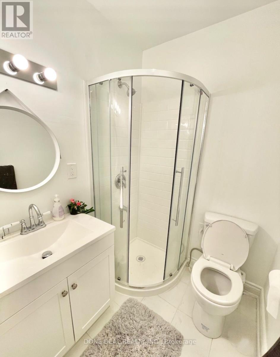 206 Harvest Drive, Milton, Ontario  L9T 4T3 - Photo 10 - W12816874