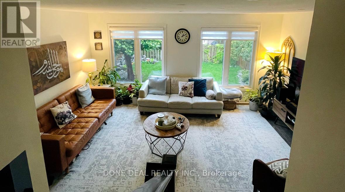 206 Harvest Drive, Milton, Ontario  L9T 4T3 - Photo 6 - W12816874